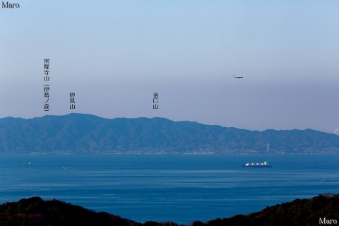 大福山から淡路島の観音さん（世界平和大観音像）、淡路妙見山を望む 2012年12月