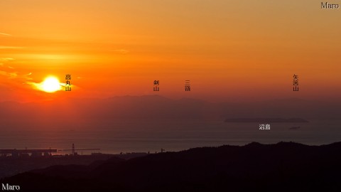 雲山峰「青少年の森」広場から沼島、遠く四国は剣山地と夕日を望む 2012年12月
