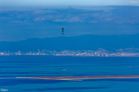 俎石山から関西国際空港、ポートアイランド、神戸三宮、摩耶山を望む 2012年12月