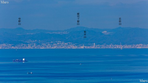 俎石山から大阪湾の対岸に鈴蘭台方面、丹生山系の山々を望む 2012年12月