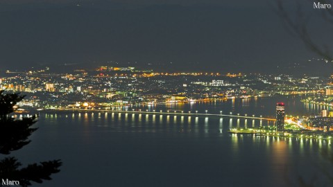 比叡山から琵琶湖、近江大橋の夜景を望む 滋賀県大津市 2013年1月