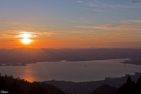 比叡山（大比叡）から琵琶湖と初日の出を望む 滋賀県大津市 2013年1月