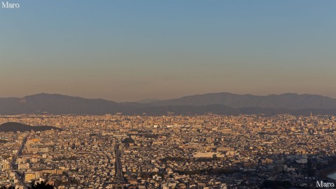 小倉山から日没前の京都盆地を望む 京都市右京区 2013年3月