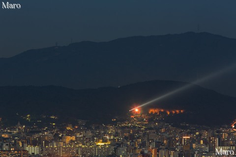 小倉山から東山方面の夜景を望む 清水寺から放たれる観音慈光 2013年3月