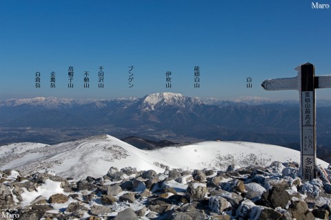霊仙山最高点から伊吹山や西美濃の山々、白山（加賀白山）を遠望 鈴鹿山脈 2013年3月