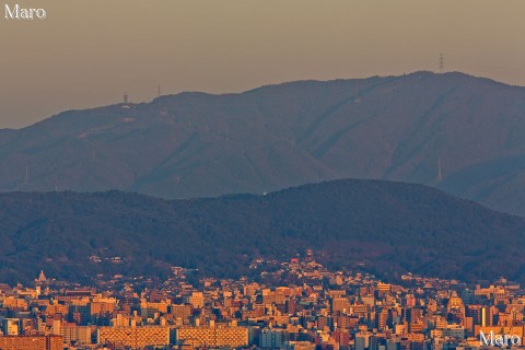 小倉山から日没前の東山方面を望む 嵐山から東山 2013年3月