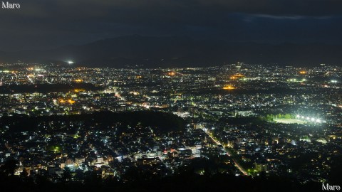 大文字山の火床から京都盆地北部の夜景を望む 2013年5月