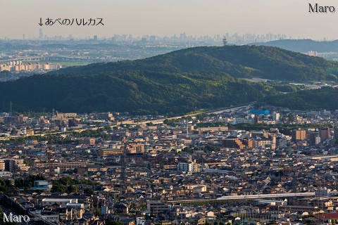 逢坂山から「あべのハルカス」と東海道新幹線、山科盆地を望む 2013年7月