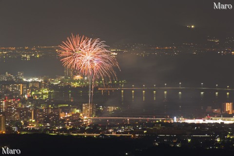 瀬田川花火大会と近江大橋を湖南アルプスから遠望 滋賀県大津市