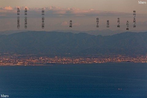 摩耶山「掬星台」から紀伊山地西部の山々を望む 2013年8月