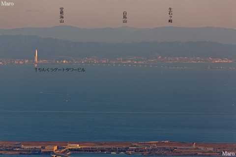 摩耶山から「りんくうゲートタワービル」、関西国際空港連絡橋を望む 2013年8月