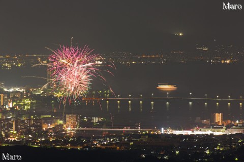 瀬田川花火大会と琵琶湖汽船を湖南アルプスから遠望 滋賀県大津市