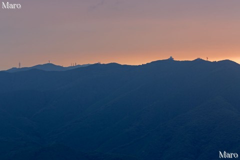 岩湧山から三国山、和泉山脈の連なりを望む 2013年9月