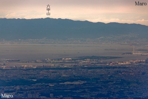 岩湧山から大阪湾、六甲山、南港スカイタワーを望む 2013年9月