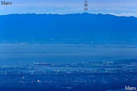 岩湧山から日没時の大阪湾、六甲山を望む 2013年9月