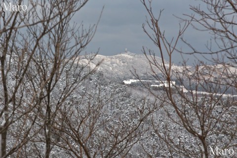 北摂山系 剣尾山から冠雪した深山を望む 2013年12月22日
