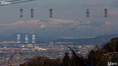 如意ヶ岳から鈴鹿山脈最高峰の御池岳や藤原岳と箕作山系を遠望 2013年12月