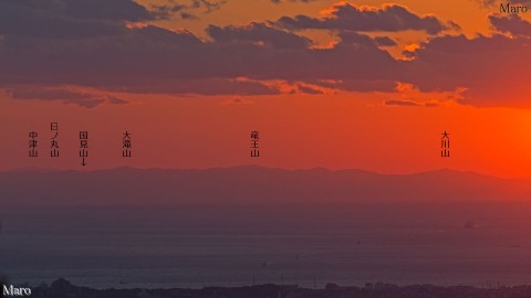 神戸市 菊水山から讃岐山脈の高峰と剣山地の一部を遠望する 2013年12月