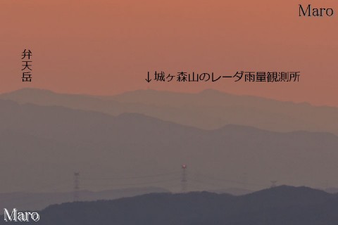 京都の大文字山から和歌山の城ヶ森山レーダ雨量観測所を遠望 2014年1月