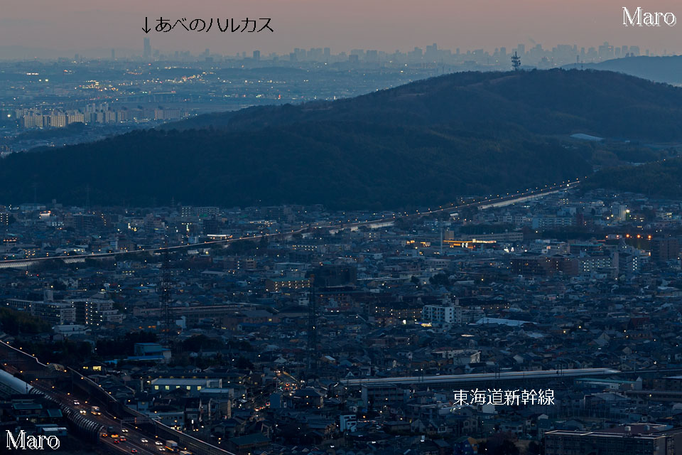 日没後の逢坂山から「あべのハルカス」、東海道新幹線を望む 2014年3月