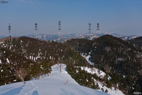 雪積もる雲取山から武奈ヶ岳、蓬莱山、皆子山、峰床山、三重嶽を望む 厳冬期の京都北山