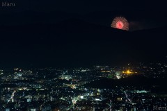 大文字山から嵐山の向こうに亀岡の花火大会を望む 2014年 その12