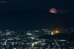 大文字山から嵐山の向こうに亀岡の花火大会を望む 2014年 その11