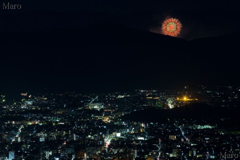 大文字山から「第63回亀岡平和祭 保津川花火大会」を望む 2014年