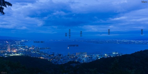 逢坂山から大津、近江盆地の夜景と琵琶湖、鈴鹿山脈などを望む 2014年8月