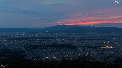 大文字山の火床から京都の夕景、夕焼け、愛宕山を望む 2014年9月