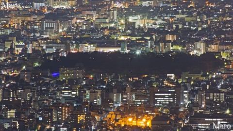 大文字山から青色にライトアップされた二条城を望む 2014年11月