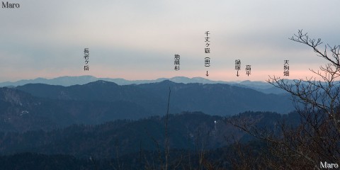 峰床山から長老ヶ岳、地蔵杉、遠くに大江山を望む 京都北山 2014年12月