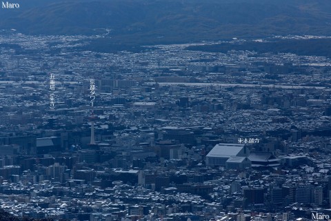 大文字山の山頂から雪積もる京都タワー、東寺五重塔、東本願寺を望む 2015年1月