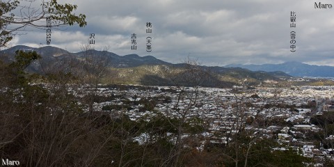 小倉山から遠くに比叡山、眼下に雪積もる嵯峨野の風景を望む 2015年1月