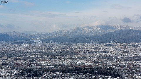 雪化粧した京都を大文字山の火床から望む 京都市左京区 2015年1月