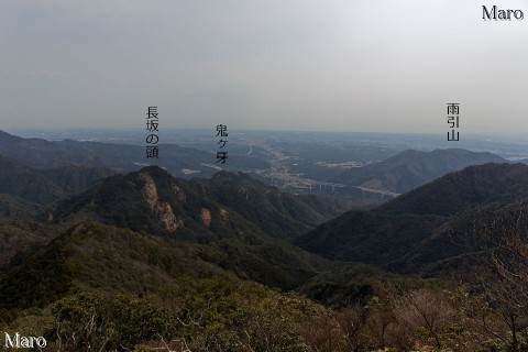 大岩（標高点756m）から伊勢平野、長坂の頭、鬼ヶ牙を望む 鈴鹿山脈 2015年3月