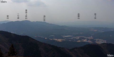 ミズナシの南西の小ピークから鈴鹿山脈南端部、信楽高原を望む 2015年3月 ミズナシの南西の小ピークから鈴鹿山脈南端部、信楽高原を望む 2015年3月