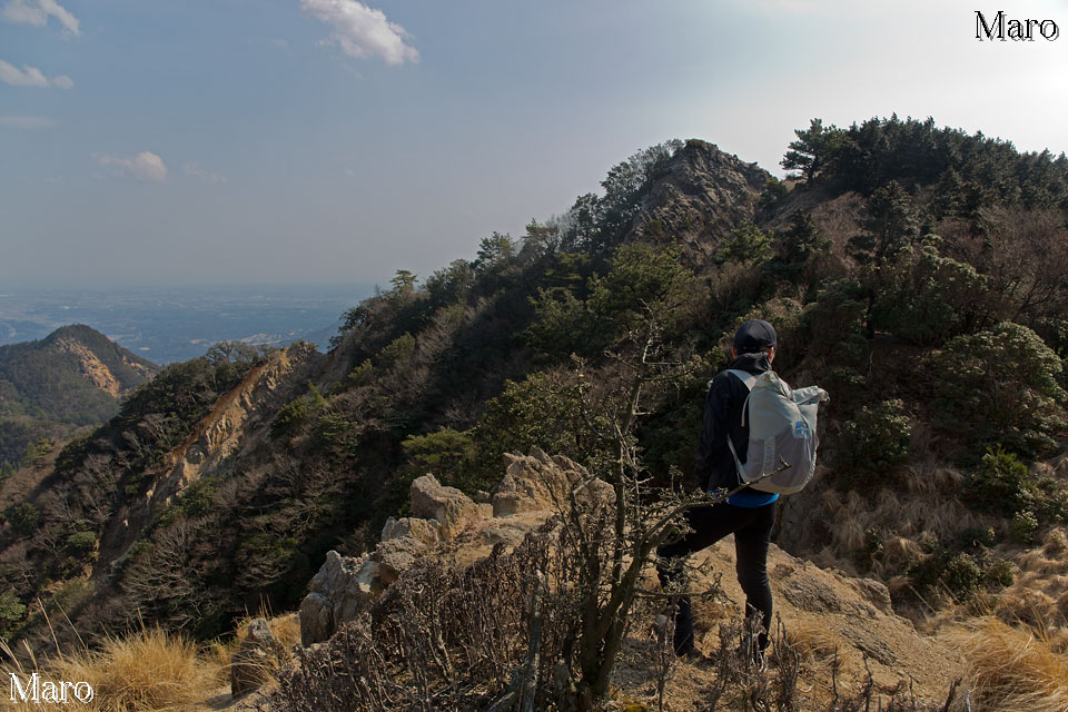 鈴鹿山脈南部 家老平（ガンサ谷源頭、小太郎谷源頭）の岩場に立つAさん 2015年3月