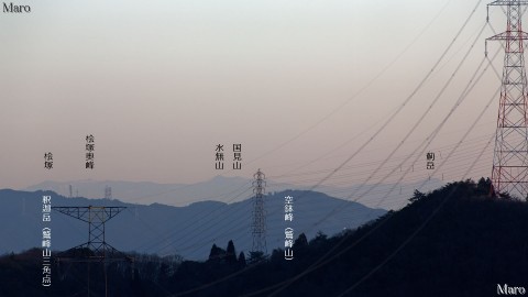 音羽山から送電線越しに北部台高、明神平の周辺峰を遠望する 2015年2月