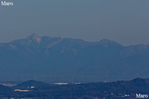 音羽山 鶴の里・池の里コースから残雪の鎌ヶ岳、鎌尾根を遠望する 2015年2月