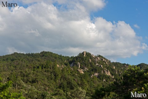 金勝アルプス 天狗岩（標高点509m）の近景 北から 2015年7月