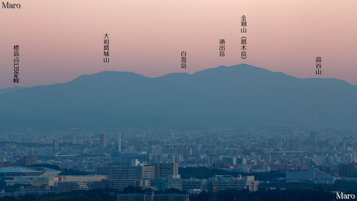 彩都なないろ公園から金剛山、葛城山、開業を間近に控えたエキスポシティを遠望