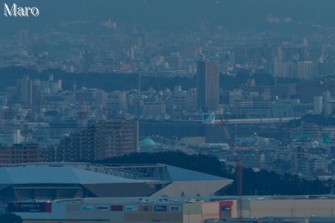 箕面の彩都なないろ公園からエキスポシティ、吹田サッカースタジアムを撮影 2015年10月