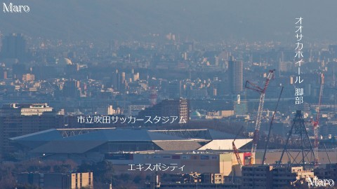 エキスポシティに建設中の大観覧車オオサカホイールを彩都なないろ公園から撮影 2016年1月