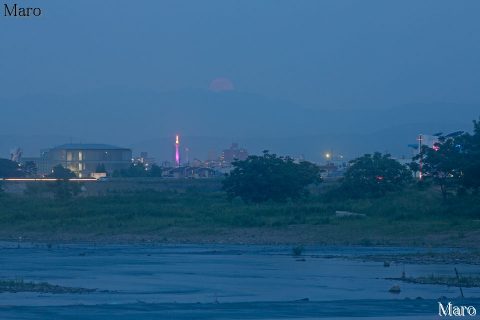 嵐山渡月橋からドーン・パープルの京都タワー越しに月の出を望む RFLJ京都 2016年5月
