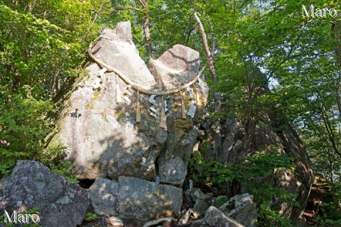 天照大神の磐座 津田山の山頂直下 2016年6月