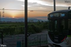 京阪宇治駅のホームから京都西山に沈む夕日を望む 『響け！ユーフォニアム』記念ヘッドマーク