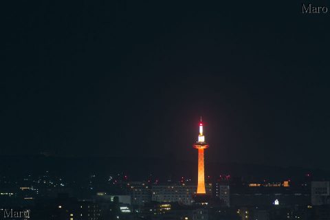 2016年7月1日 京都タワーの塔体が翌0時までオレンジ色にライトアップ