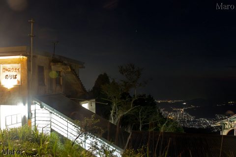 叡山ロープウェイ比叡山頂駅前から眼下に岩倉盆地方面の夜景を望む 2016年7月