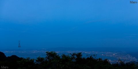 ガーデンミュージアム比叡の湖南方面展望地から琵琶湖、近江大橋の夕景を撮影 2016年7月